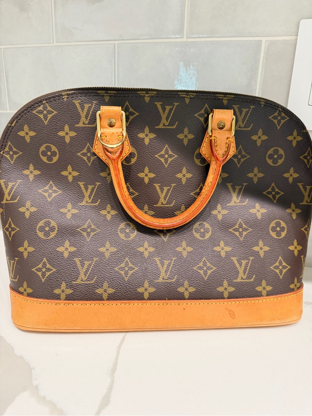Louis Vuitton Alma PM - Picture 2 of 10